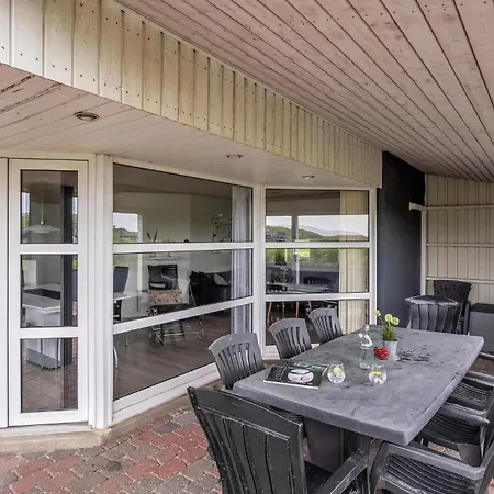 4 Bedroom Beautiful In Holiday home Hvide Sande