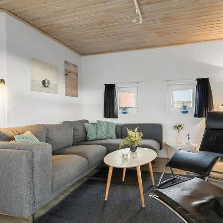 4 Bedroom Beautiful In Holiday home Hvide Sande