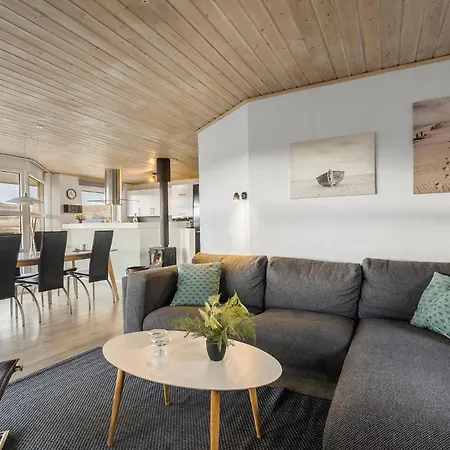 Four-bedroom In 펜션 흐비드 산드