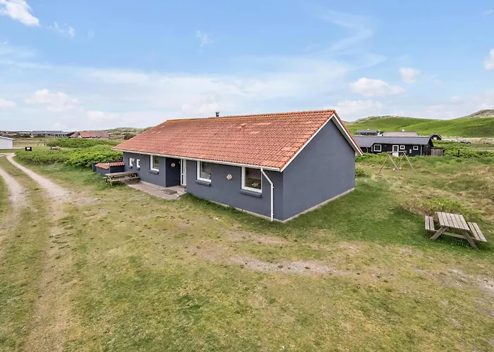 Four-bedroom In Hvide Sande