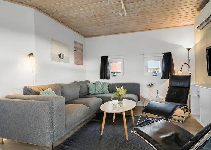 Four-bedroom In Feriehus Hvide Sande