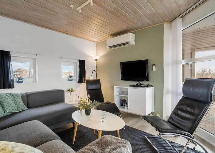 Feriehus Four-bedroom In Hvide Sande